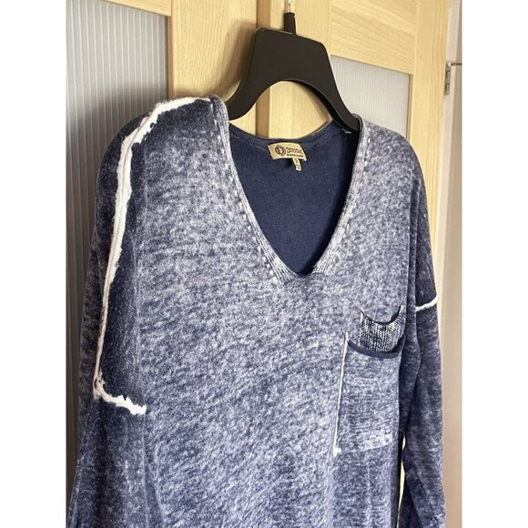 Democracy Distressed Blue Lightweight Knit Sweater Womens Sz M Top Boho Grunge - Picture 4 of 8